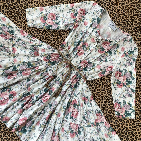 Vintage XS USA Tiered Circle Skirt Floral Buttoned - Picture 13 of 13